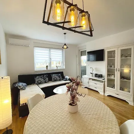 Orhidea Apartment *