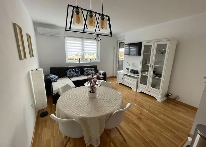 Orhidea Διαμέρισμα Ντόμποϊ