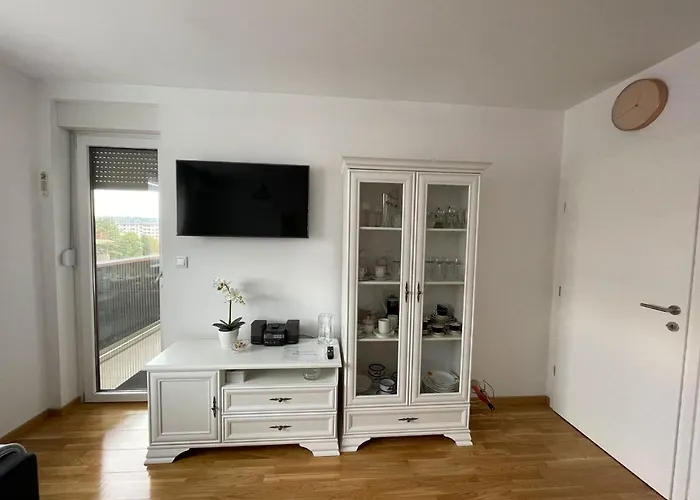 Orhidea Ντόμποϊ